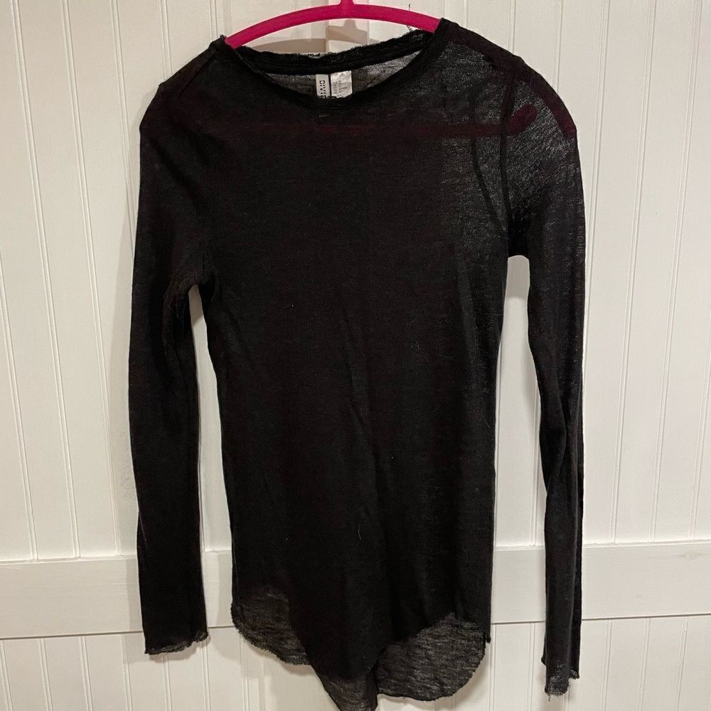 DIVIDED H&M light weight longsleeved black top size XS